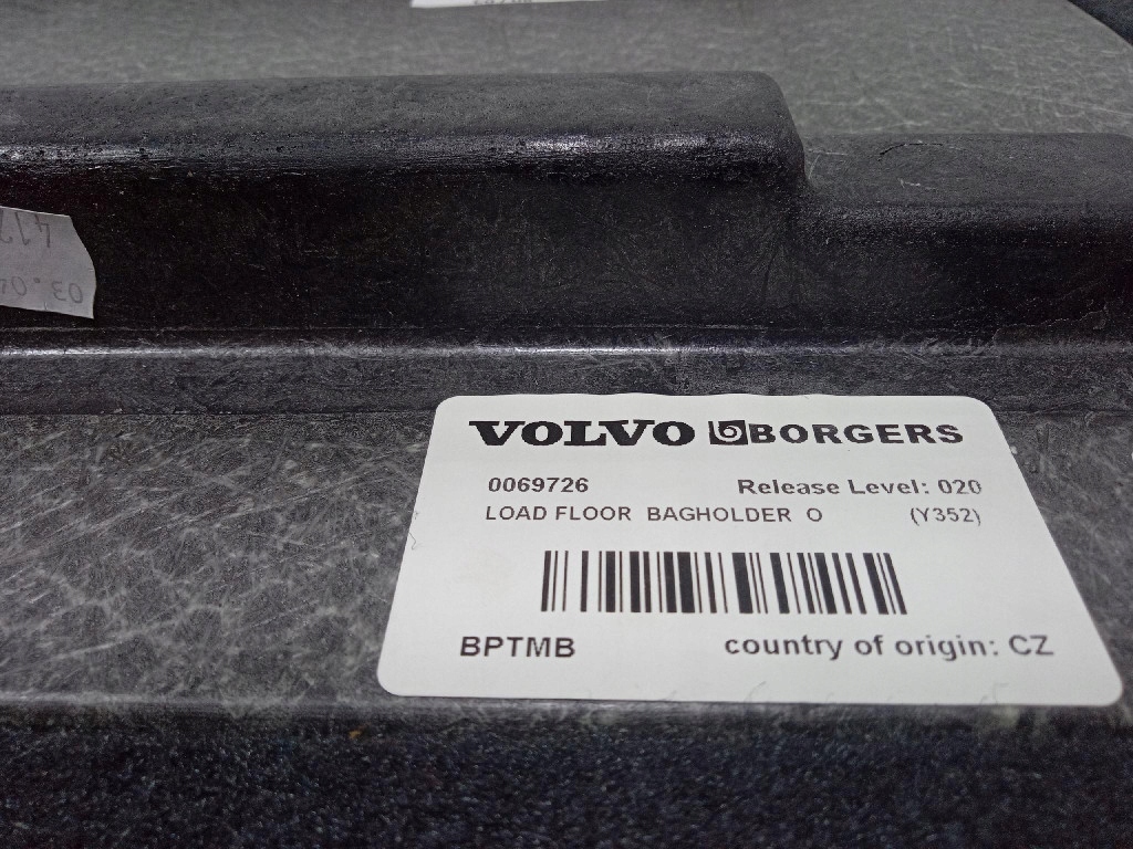 фото №7, Volvo v60 i обшивка пол багажника 39813519
