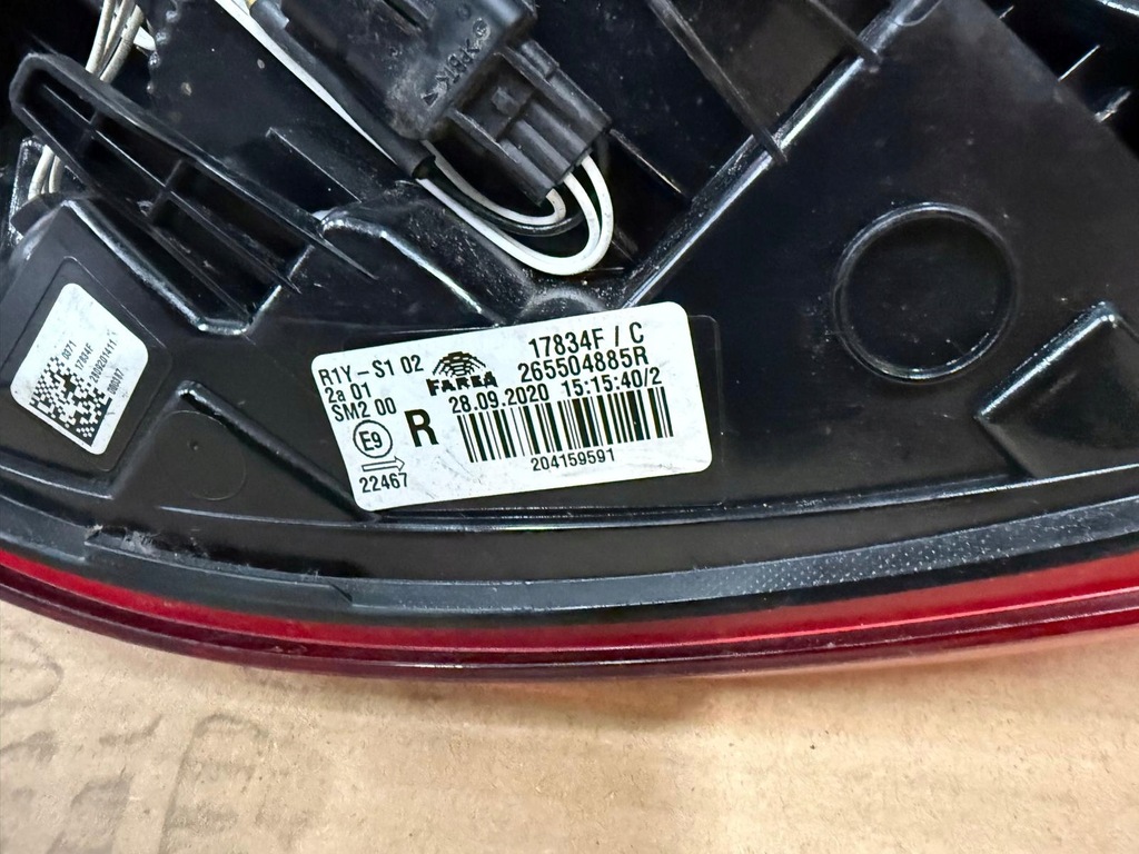 фото №7, Renault clio v hb 19- лампа правая задняя 265504885r 265503304r комплект