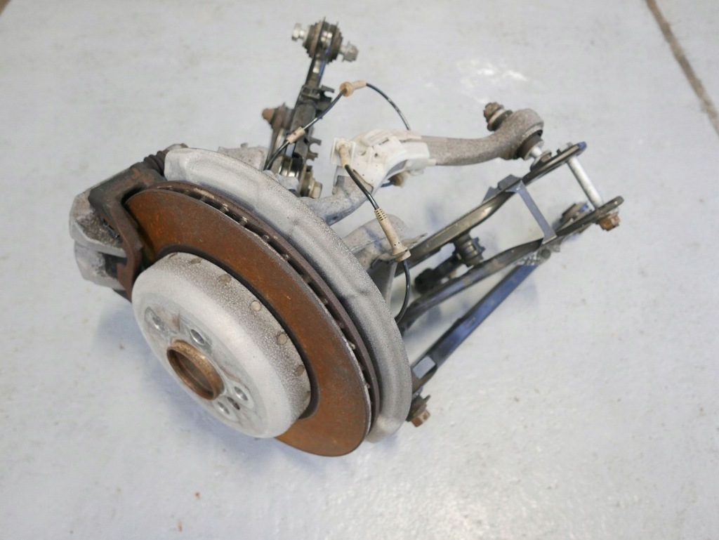 фото №1, Bmw g30 поворотный кулак ступица правая рычаг задняя комплект