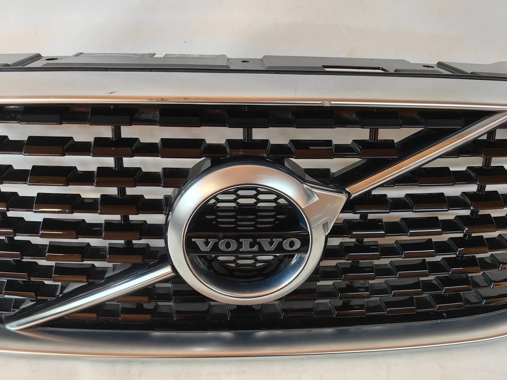 фото №4, Volvo xc60 ii r-design - решітка радіатора, решітка радіатора бампера polecam