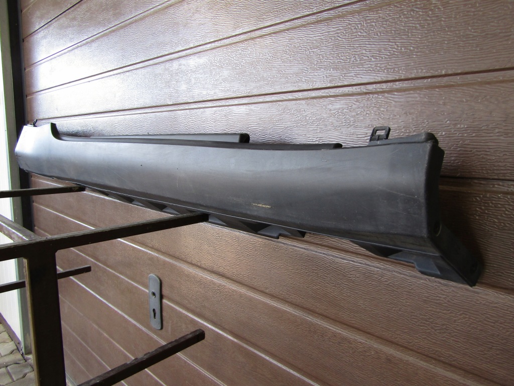 Молдинг порог правый  mini cooper paceman r61 12-16 Оригинал