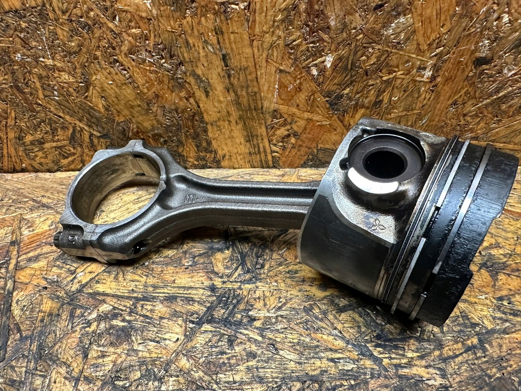 фото №1, Поршень + шатун mitsubishi outlander 2.2 did 4n14