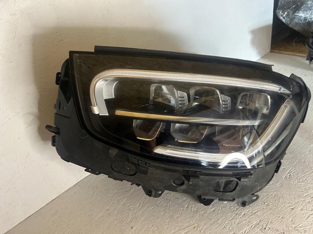 Mercedes glc w253 рестайлінг  фара ліва full led Доставка