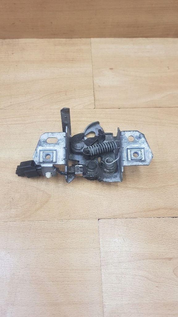 фото №1, Замок капот крышки двигателя volvo v50