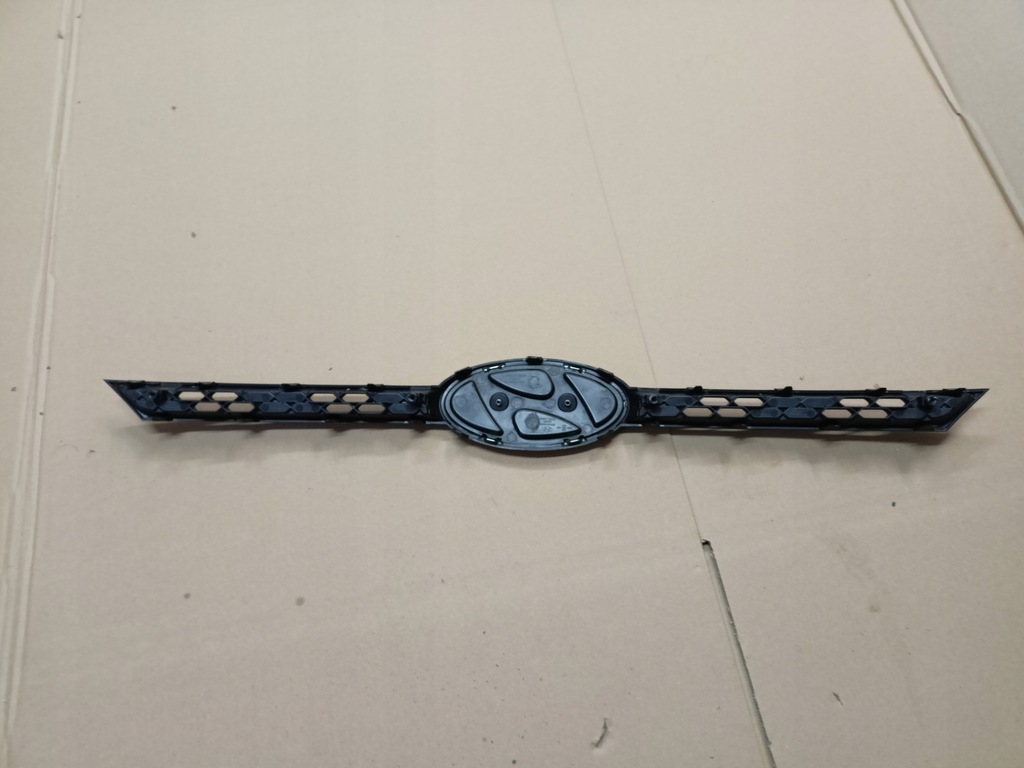 фото №1, Hyundai i20 ii решітка радіатора решітка радіатора хром 86351-c8000 ідеальний стан