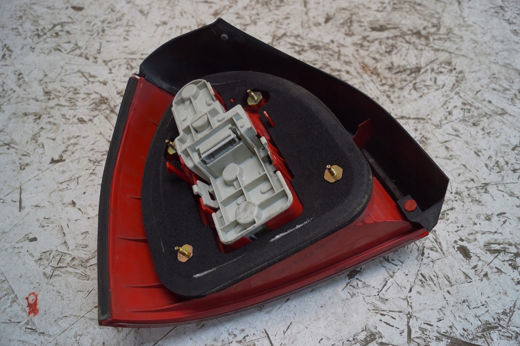 фото №11, Audi a3 8l lift лампа права задня