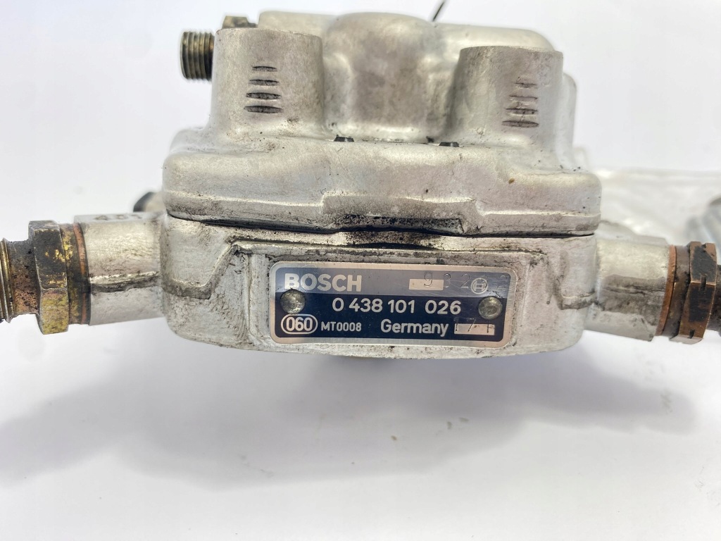 Распределитель топлива mercedes w124 w201 190 1.8 2.0 2.3 230ce 200e m102 с Разборки