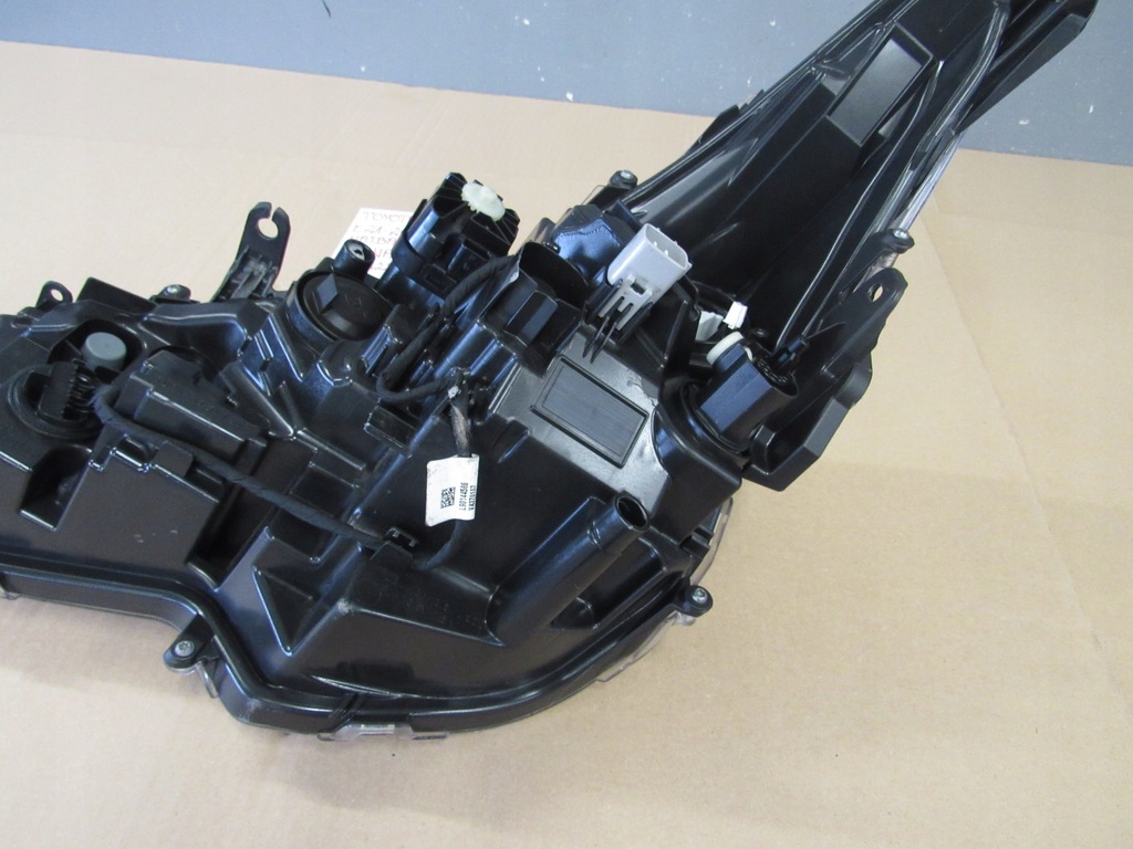 фото №10, Toyota corolla e21 2018-2023 лампа права перед