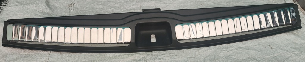 фото №1, Mercedes w167 защита корпус порог багажника a1676900200