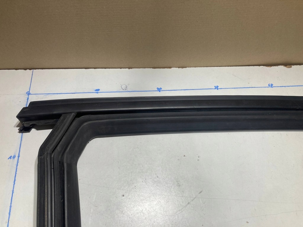 фото №4, Прокладка стекло дверь правая задняя clio v 5 hb