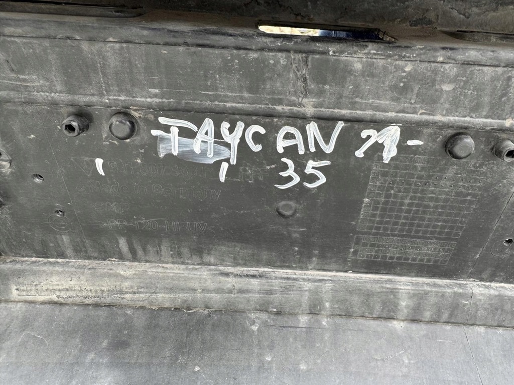 фото №9, Спойлер задня porsche taycan 21-