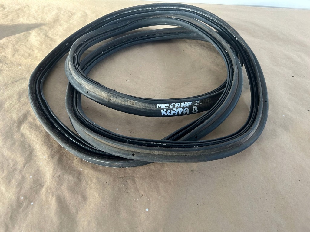 фото №1, Резиновый прокладка багажника renault scenic ii