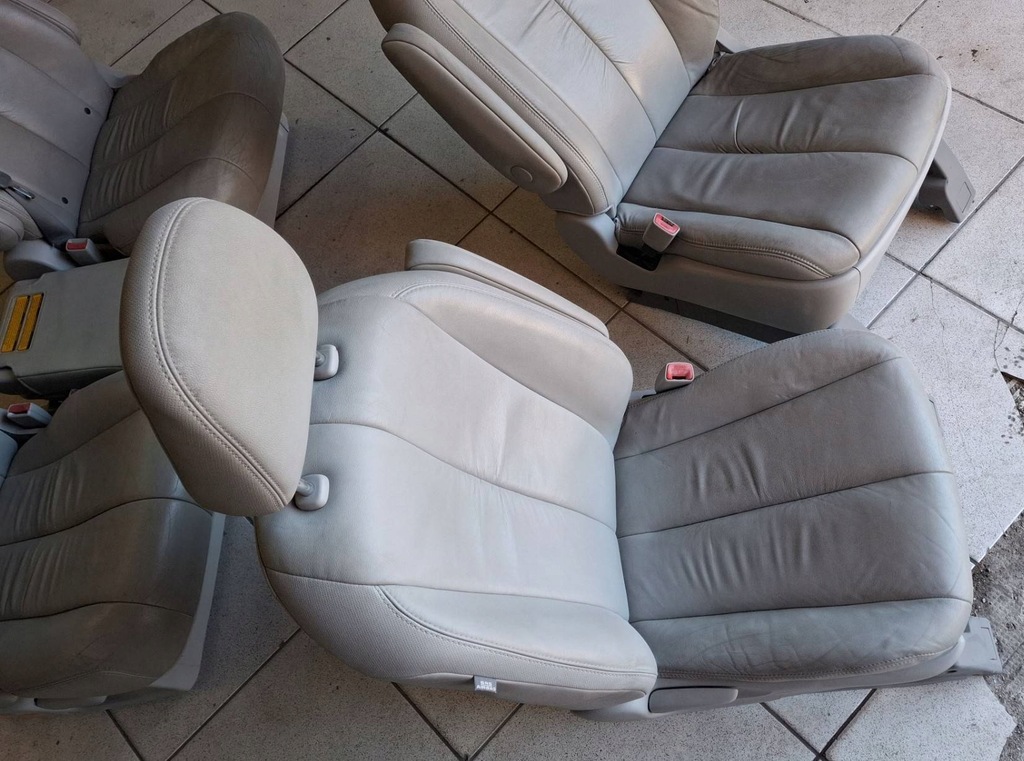 фото №7, Сиденья / заднее сиденье / комплект toyota sienna 3 2011