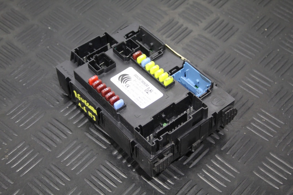 фото №1, Коробка запобіжників jeep renegade 00520780630