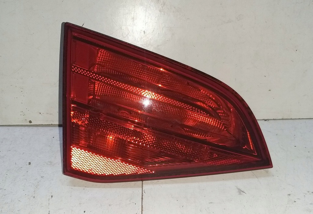 фото №1, Audi a4 b8 kombi лампа задняя задняя левая с крышки
