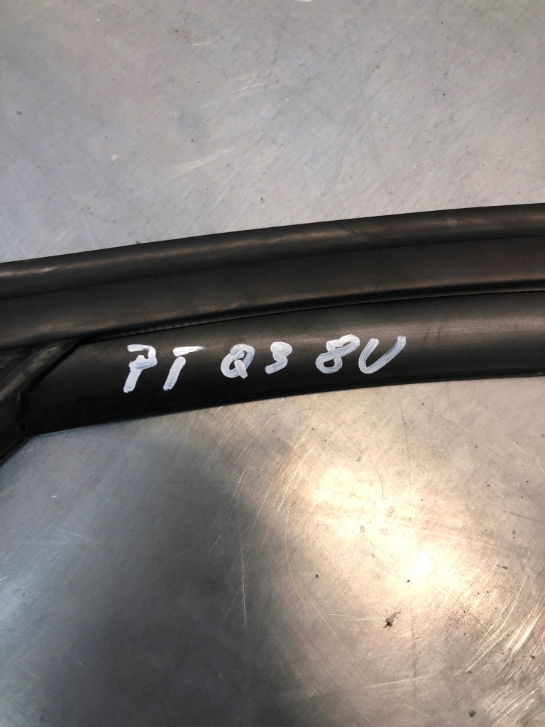 фото №2, Прокладка дверь правая задняя audi q3 8u