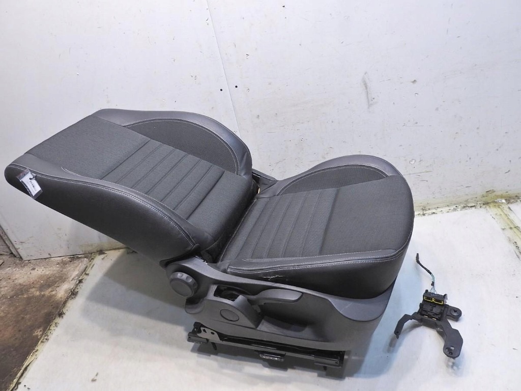 фото №7, Сиденье правый перед renault laguna iii