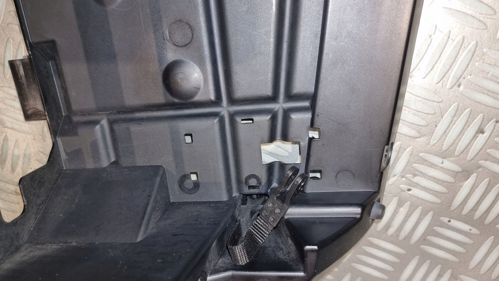 фото №14, Bmw 5 e60 e61 рамка каркас корпус бардачка пассажира 7034080 лампа 6962040