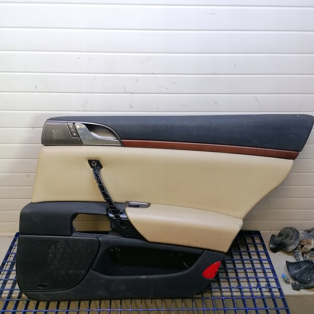 фото №1, Lancia thesis обшивка двері задня правий