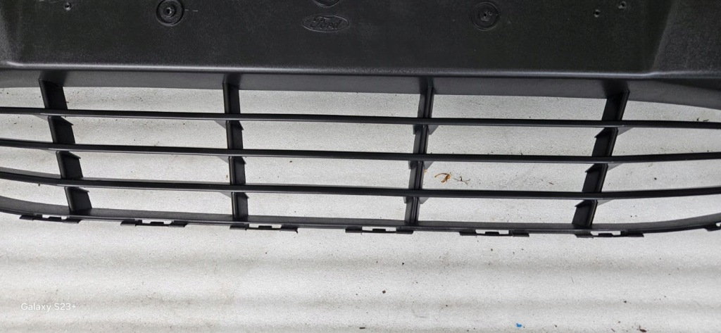 Решітка середня бампера ford c-max mk. ii am51-17b968-b Доставка