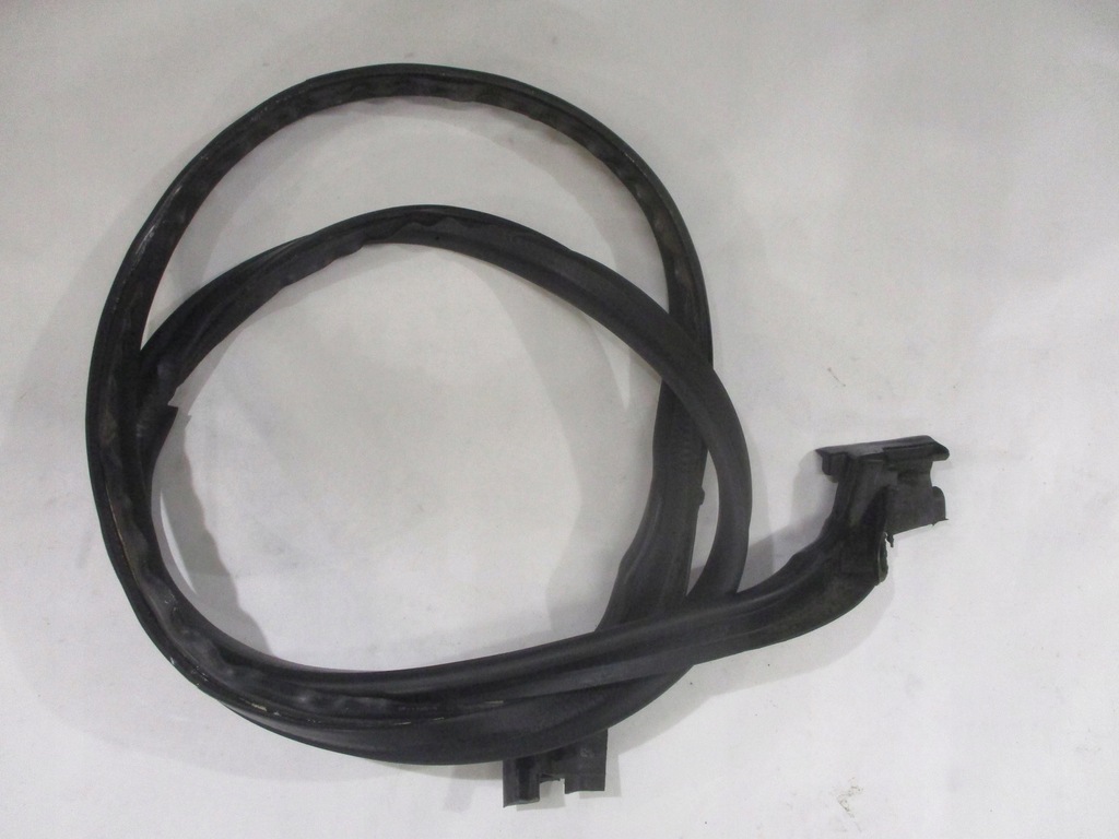 фото №1, Прокладка крышки багажника задняя mercedes slk r171