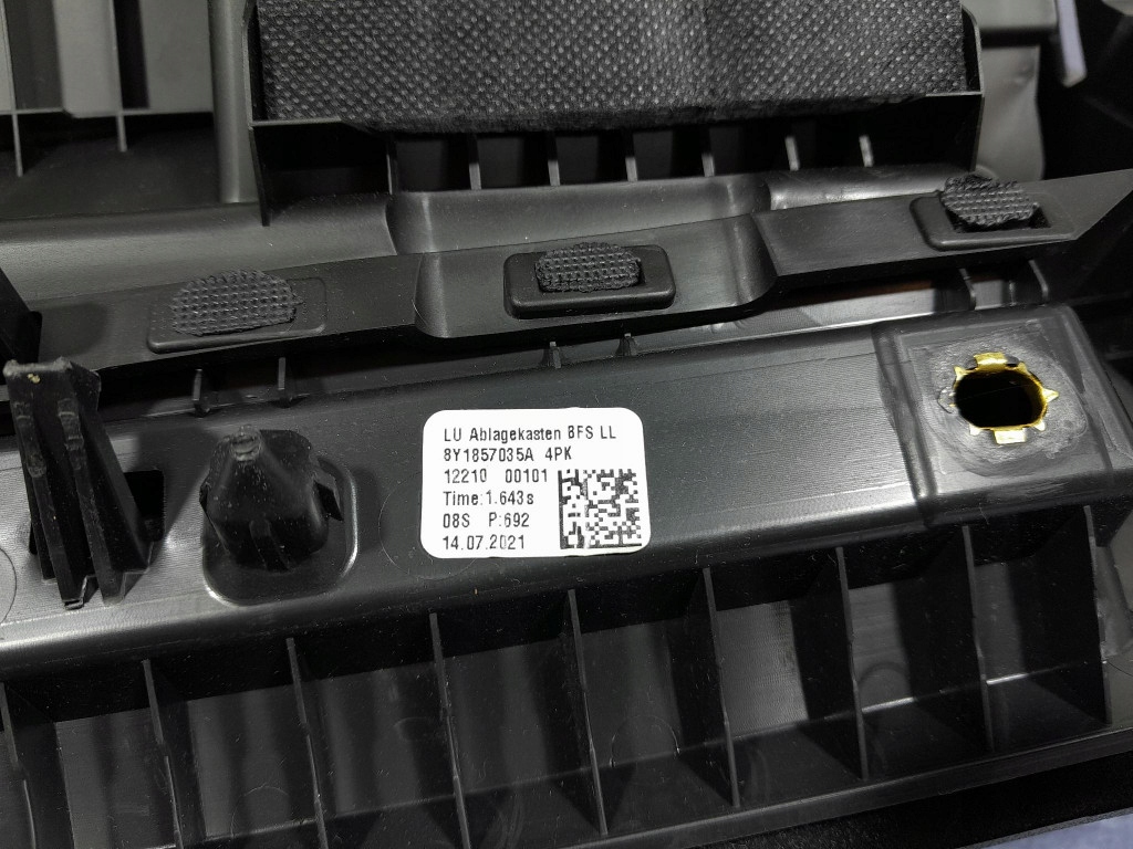 фото №6, Audi a3 8y бардачок панели консоли пассажира eu 8y1857035