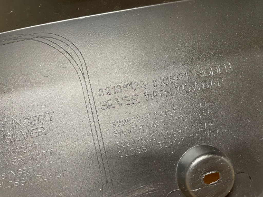 фото №5, Volvo xc40 спойлер накладка бампера задня 32136123