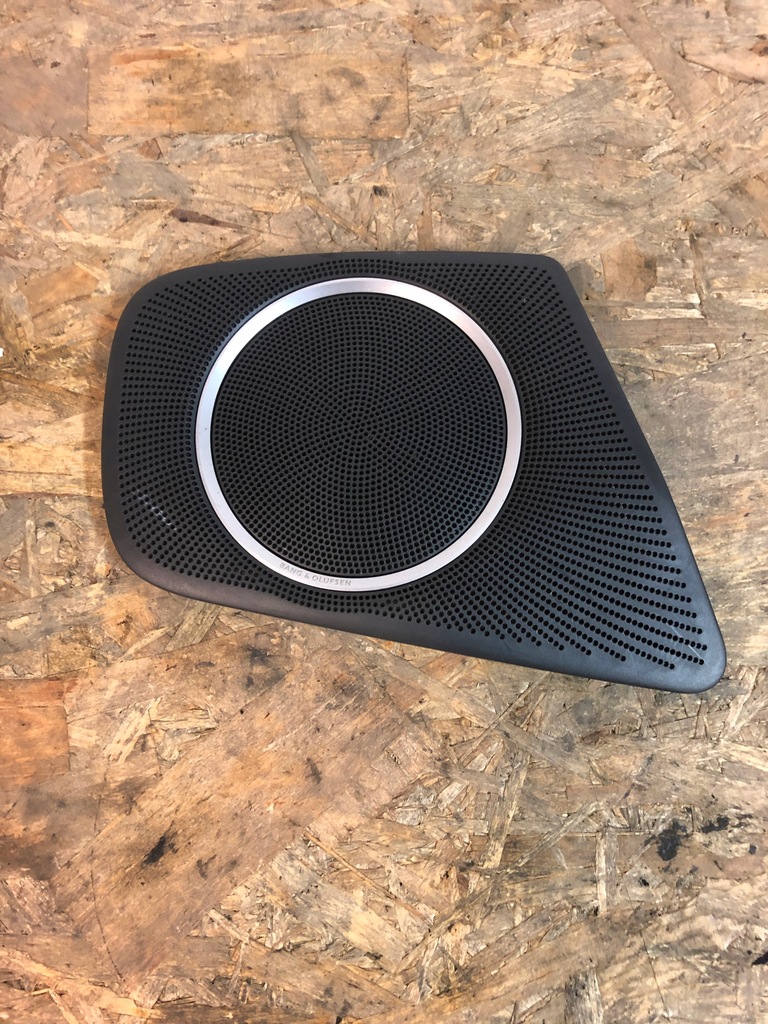фото №1, Накладка динамика правая bang&olufsen a4 b8 8k0035436a