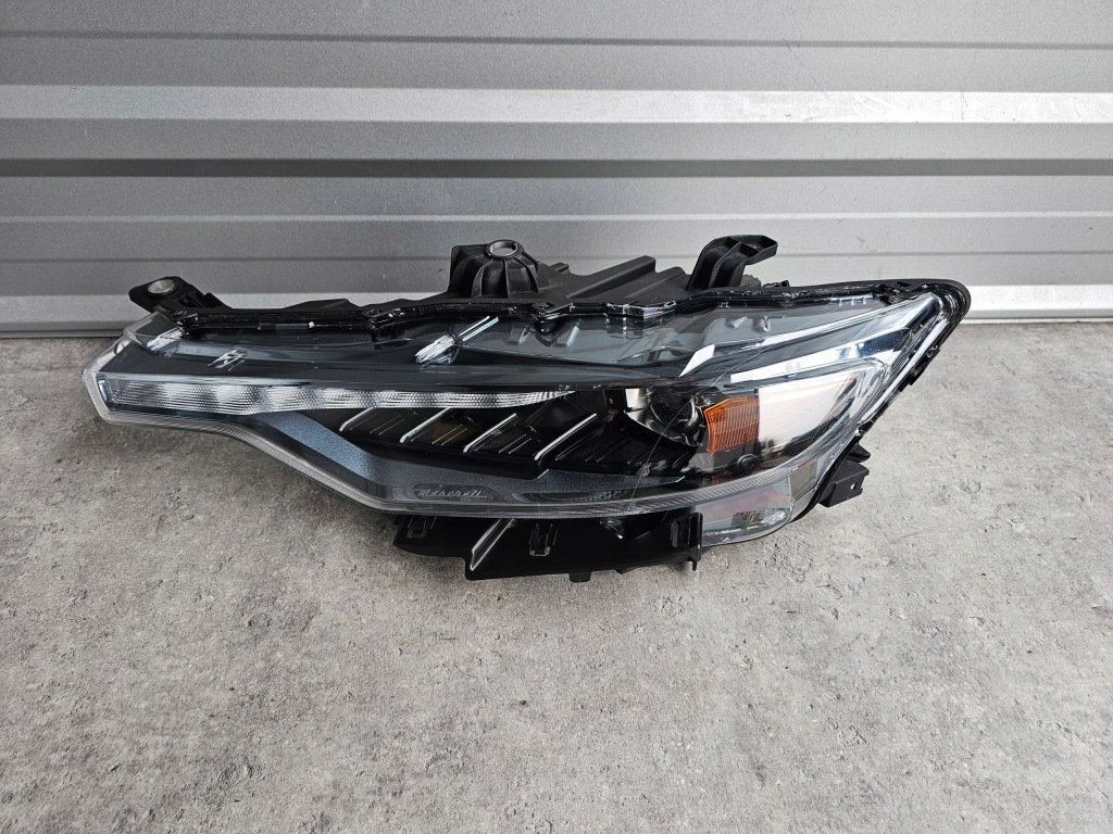 фото №1, Maserati levante full led левый usa