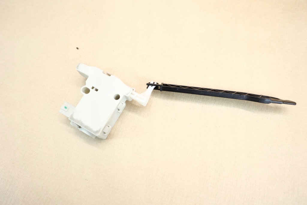 фото №3, Mercedes slk r171 привод замок бардачка