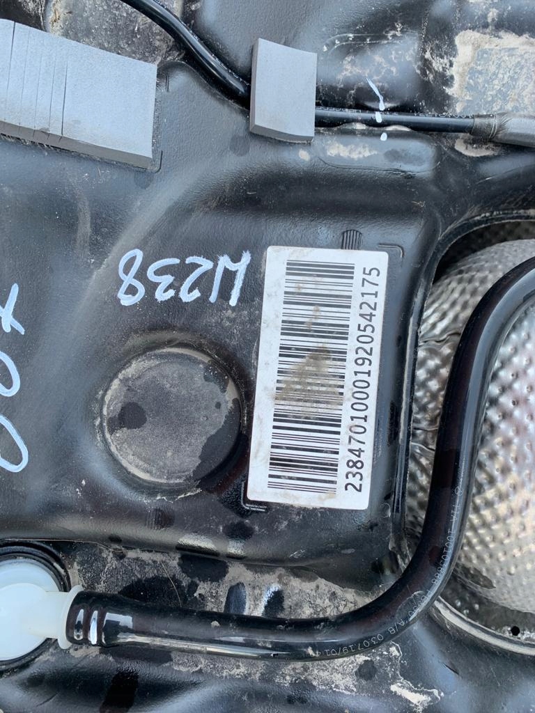 фото №4, Idealny kpl.zbiornik топлива mercedes w238 1