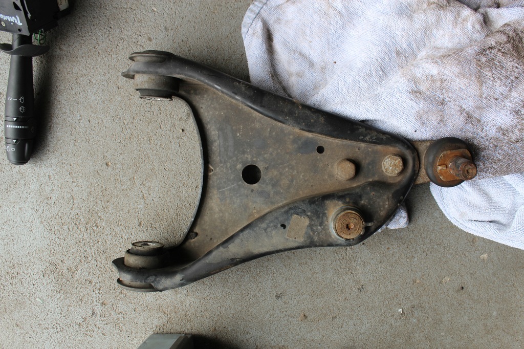 фото №1, Renault twingo ii рычаг правый перед