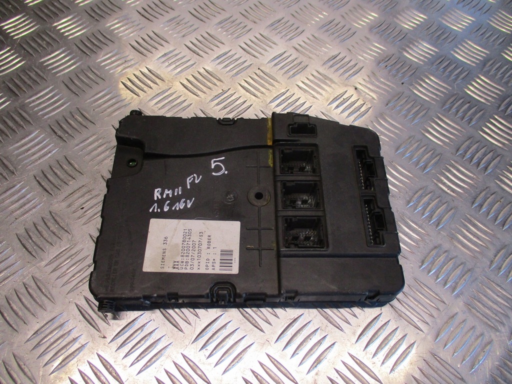 фото №1, Коробка модуль bsi renault megane ii 1.6 16v 8200780021