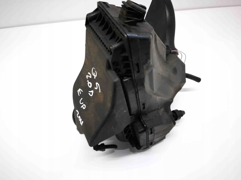 фото №8, Корпус фільтра повітря audi q5 8r 8k0133843e 2.0l дизель 100kw 2010