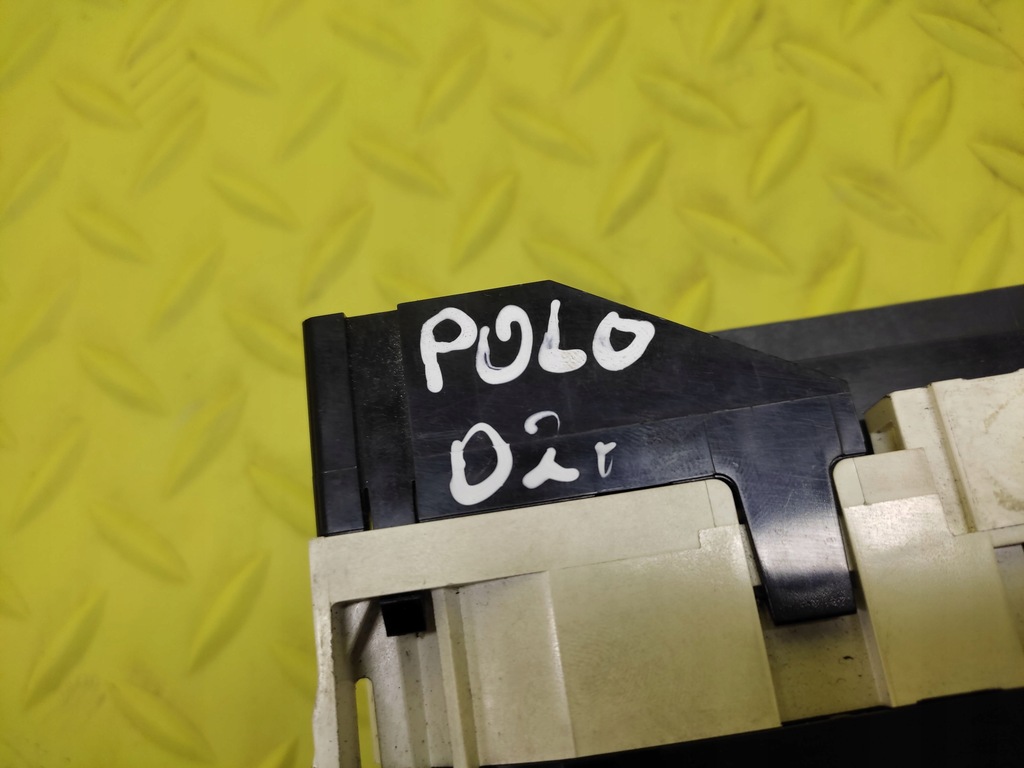 фото №8, Vw polo iv панель обдув кондиціонера 6q0819045p