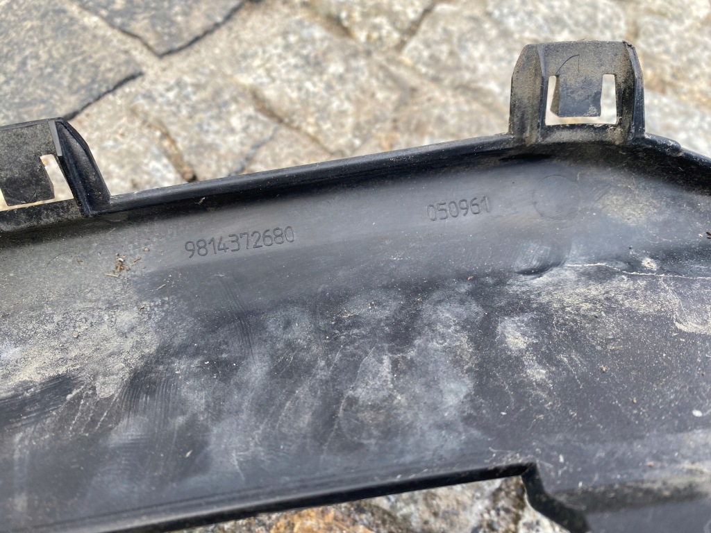 Citroen c4 picasso ii рестайлінг  молдинг накладка 9814372680 99890651 спойлер в Україні