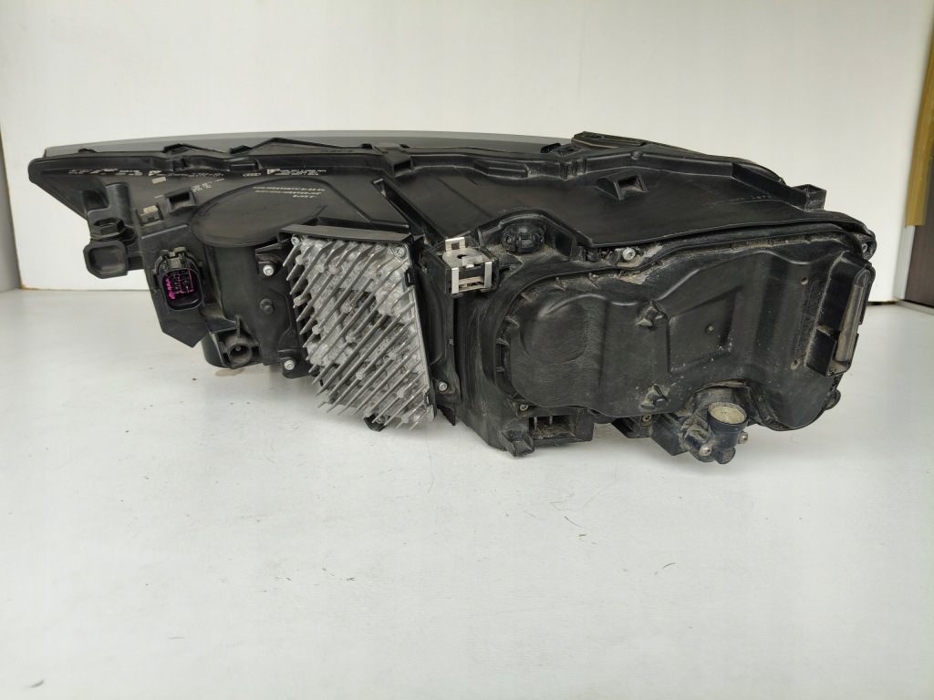 Фара правый  фара audi q7 2 4m 4m0 19- рестайлинг  laser led в Украине