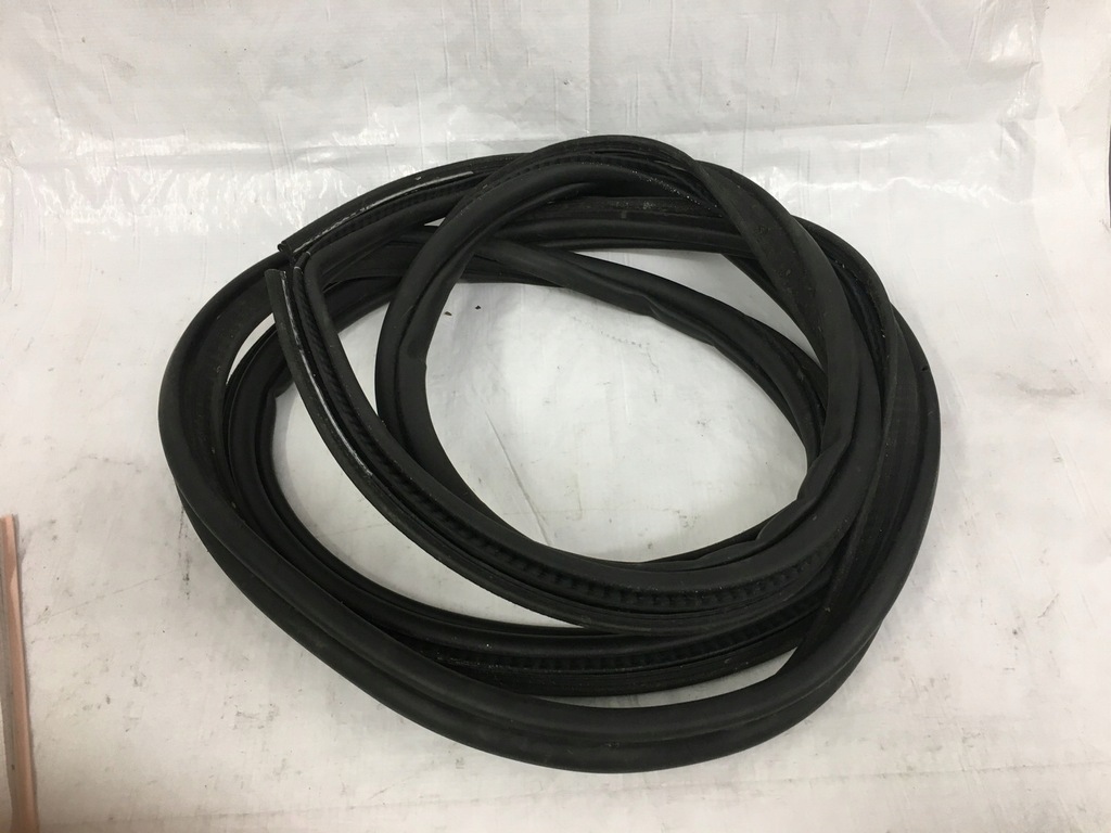 фото №10, Vw new beetle 1998-2005 прокладка крышки багажника