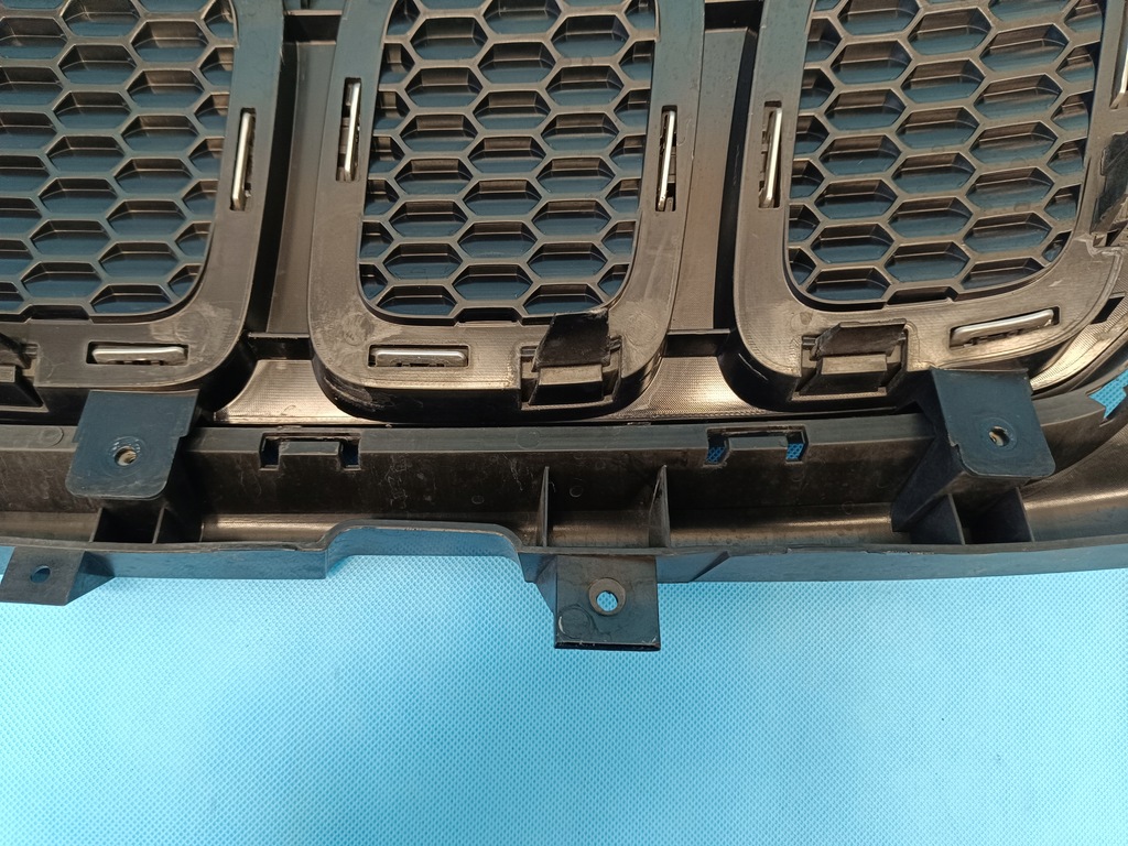 фото №13, Jeep compass 2 ii 2.4 pb 182km 4x4 2020 r решітка радіатора бампера перед 5up86trmab