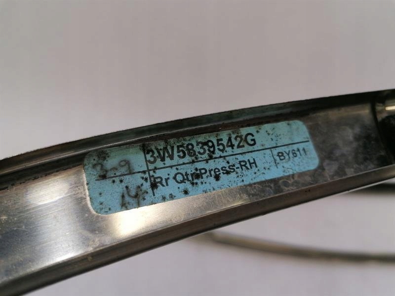 Bentley continental flying track правий кузов молдинг 3w8339542g bar Зі Шроту