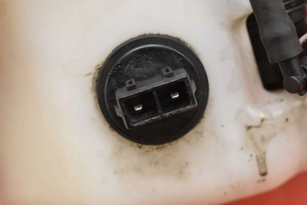 фото №9, Бачок омивача a2518590520 mercedes r-klasa w251 3.0 cdi 224 km