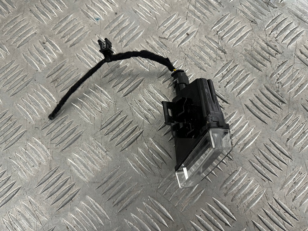 фото №1, Opel astra l hb лампа свет стоп 9839451080