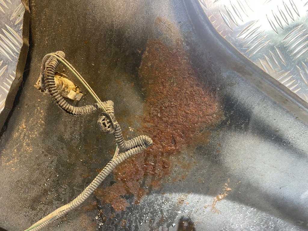 фото №10, Крила лівий перед suzuki grand vitara ii