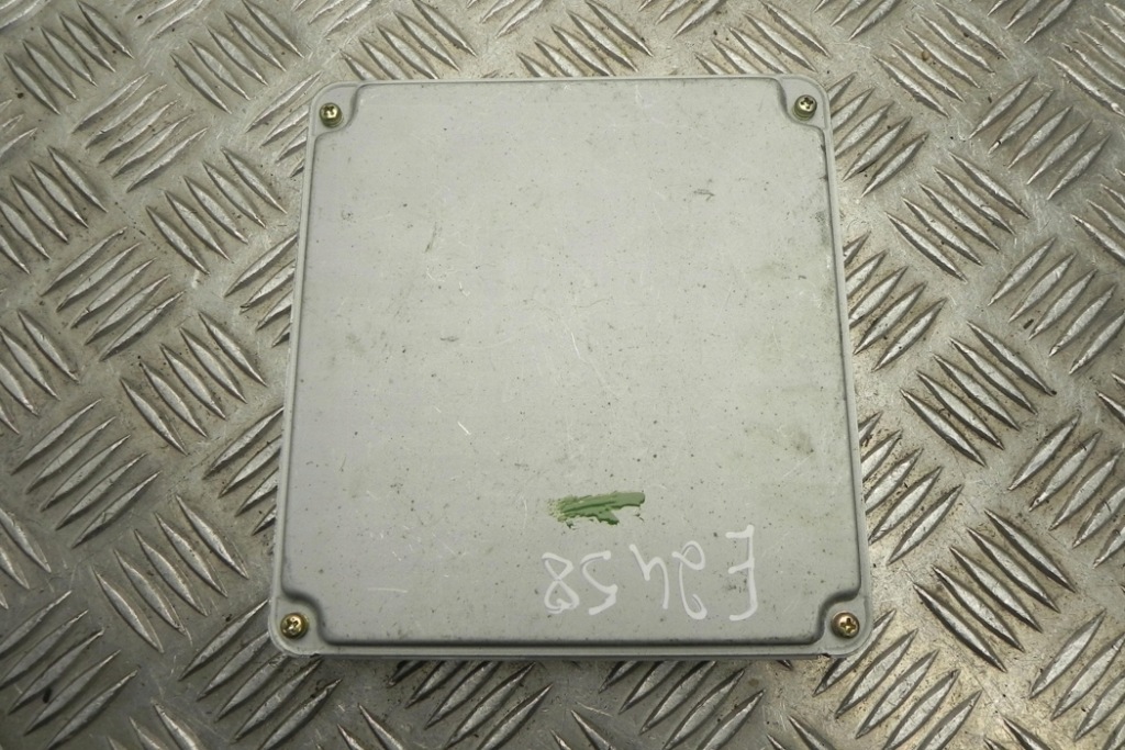 фото №1, Бортовой компьютер двигателя toyota avensis verso _m2_ 8966144300 дизель 85kw 2002