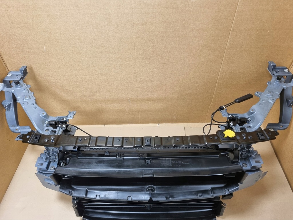 фото №7, Polestar 2 kompletny pas передний радиатор