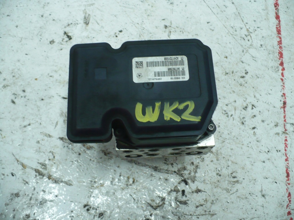 Купити Jeep grand cherokee wk2 рестайлінг  насос abs p04779975am