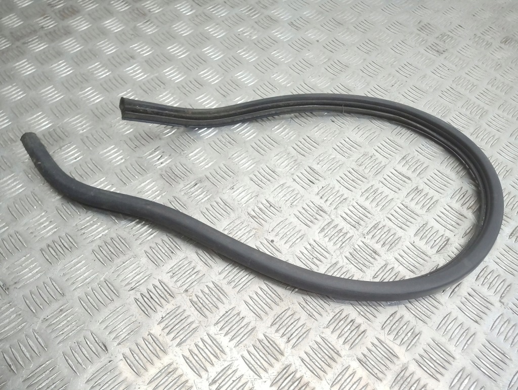 фото №1, Прокладка капот opel astra j 13271280