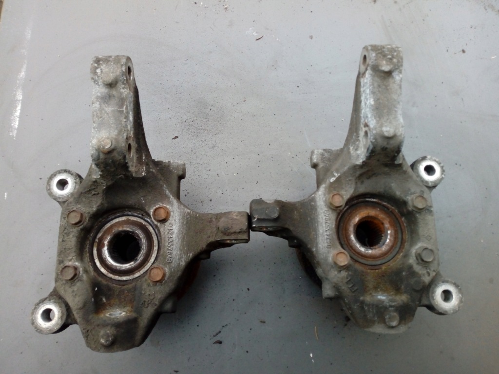 фото №2, Поворотный кулак передние chrysler voyager v rok 2008-2016