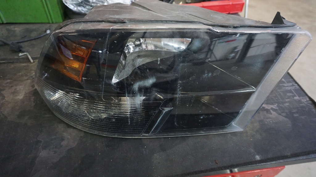 фото №1, Dodge ram лампа правая передняя 68270496ae