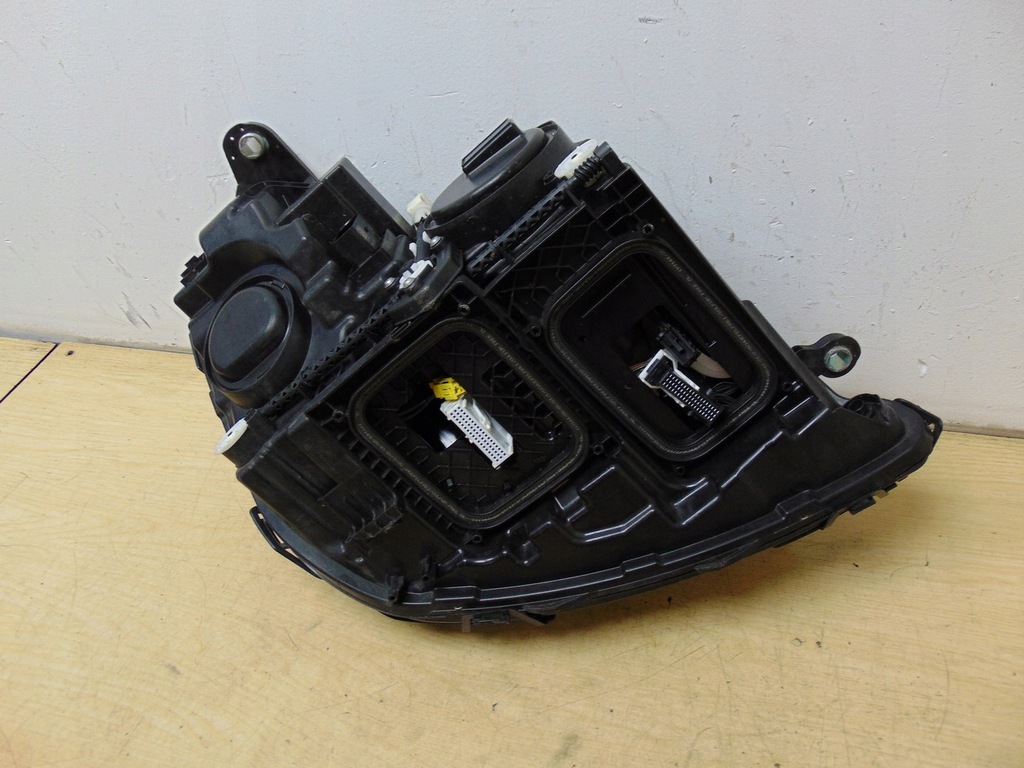 фото №13, Лампа левая перед mercedes w213 a2139068309 europa